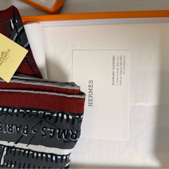 Vintage Hermès Carré 65 Cotton Scarf – Anthracite/Marine/Red – With Box - Picture 9 of 9